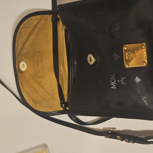 Authentic MCM munchen cross body purse - Picture 10 of 13